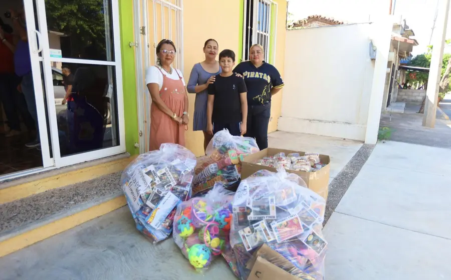 Familias de Ixtaltepec se reúnen para celebrar el Día de Reyes, un evento festivo que promovió la convivencia comunitaria y familiar.