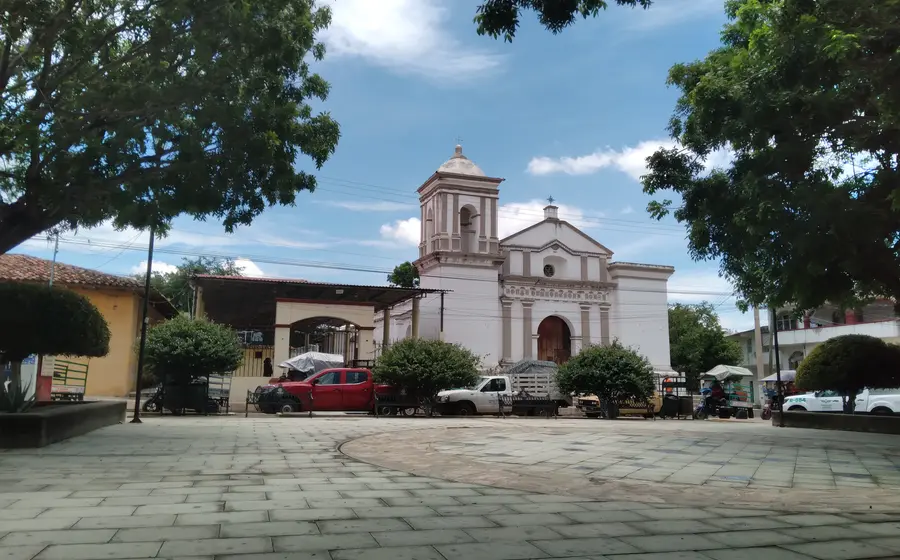 El Shuana saliente del barrio de San Sebastián se niega a entregar el cargo, en medio del conflicto interno en Tehuantepec.