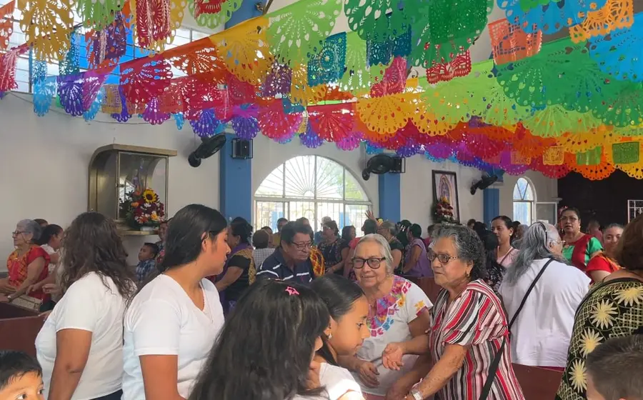 Inician los tradicionales festejos de la Candelaria en el municipio de Ixhuatán, una celebración popular que reúne a toda la comunidad local.