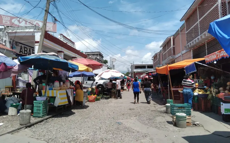 Ciudadanos se reincorporan a sus actividades laborales y cotidianas al concluir el maratón Guadalupe-Reyes, marcando el fin de las festividades de la temporada.