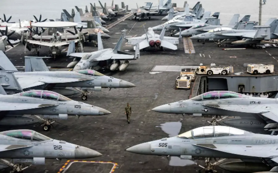 La Fuerza Aérea de Estados Unidos despliega su poder aéreo para realizar ejercicios de combate en la región del Medio Oriente.