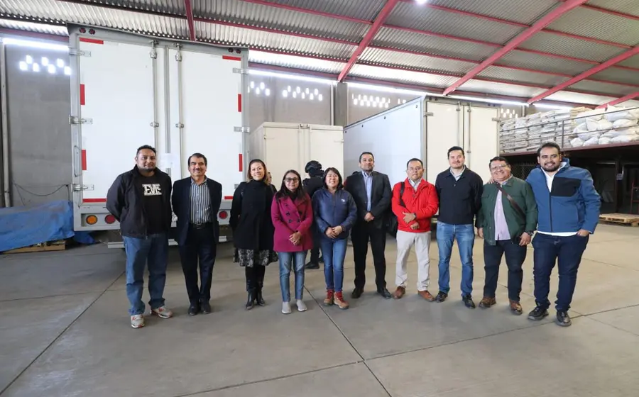 Paquetes electorales con las papeletas para la consulta de Revocación de Mandato, resguardados por personal del IEEPCO para su traslado a los consejos distritales.
