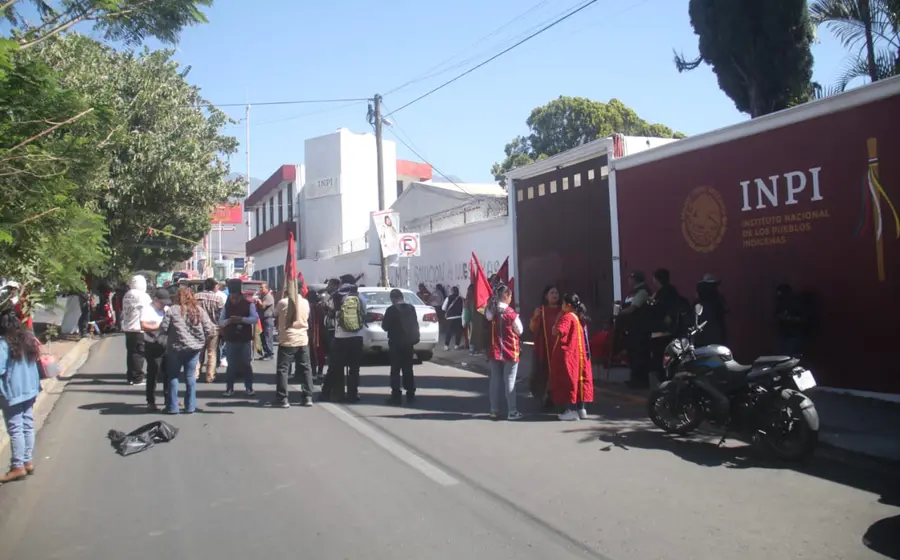 Bloquean en Heroico Colegio Militar.