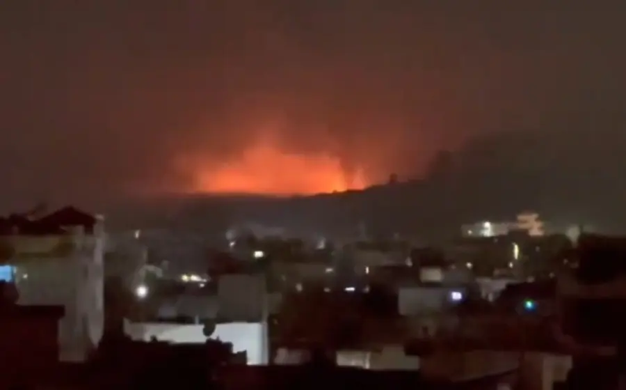 Imagen de las explosiones reportadas en las provincias afganas de Kabul, Kandahar y Paktia, tras los bombardeos lanzados por Pakistán.