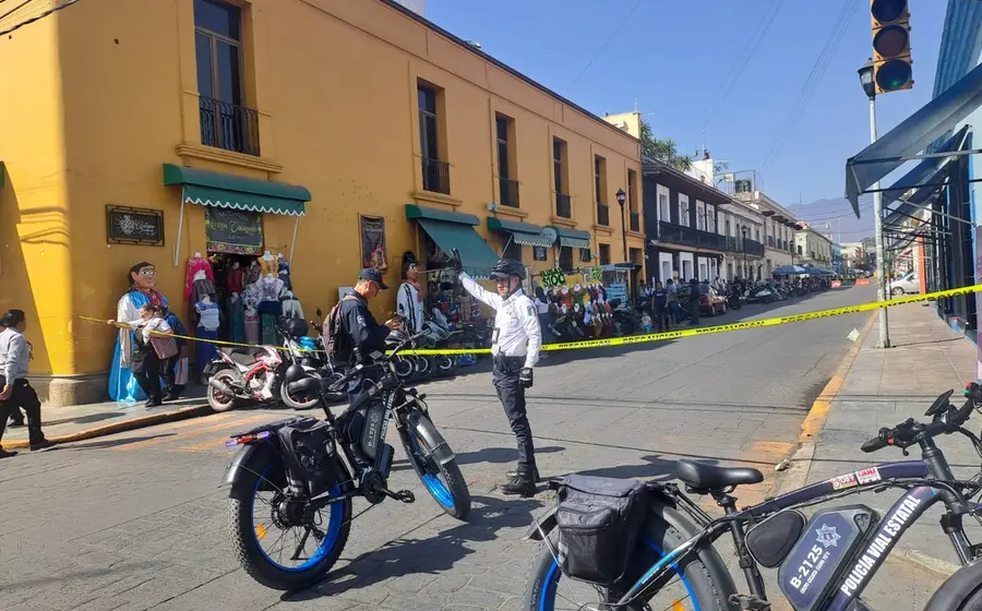 La calle 20 de noviembre en Oaxaca se encuentra cerrada al tráfico vehicular, una medida que durará casi dos meses y ha generado inconformidad.