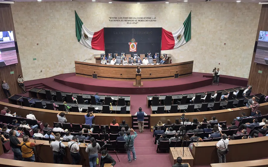 Los titulares de Sectur y Sefin comparecen ante el Congreso del Estado para presentar cifras récord de turismo y finanzas en la glosa del informe.