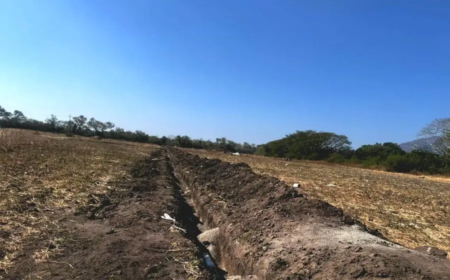 Instalación de la nueva bomba de agua para fortalecer la infraestructura hidráulica del Instituto Tecnológico, como parte de las mejoras en el plantel.