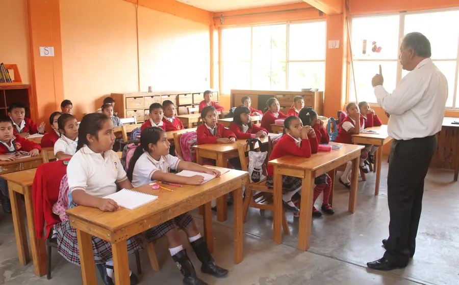 Una de las principales carencias detectadas en las escuelas de Oaxaca ha sido la falta de tecnología.