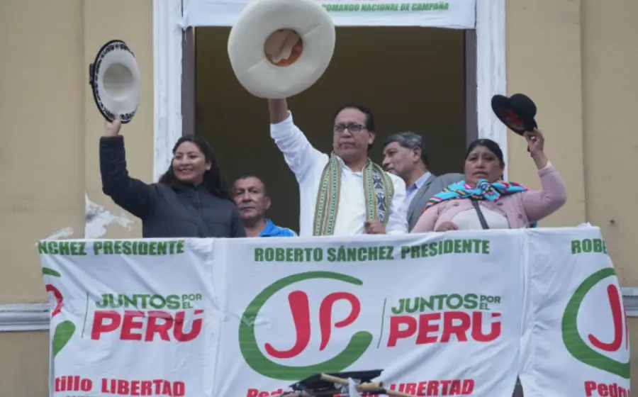 Anunció una coalición legislativa para ejercer oposición desde el Congreso. 