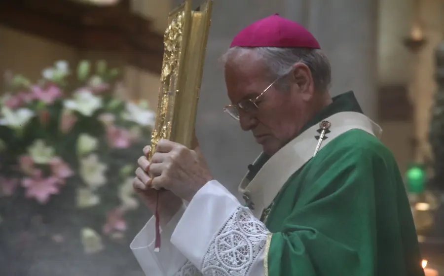 El arzobispo, el mitrado, hace un llamado a la oración para trabajar por la paz y lograr la reconciliación entre las comunidades.