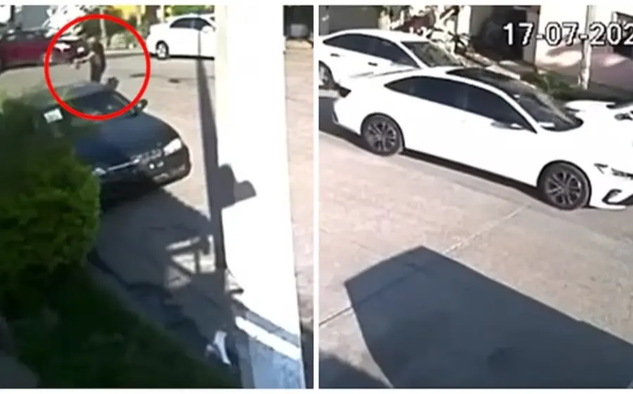 Fachada del domicilio vinculado al portal de noticias Adiscusión en Culiacán, la cual muestra los impactos de bala tras el ataque armado.