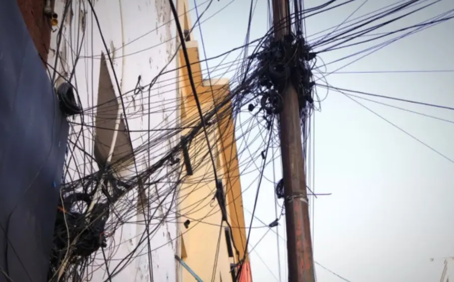La Concanaco pide frenar las tomas irregulares de luz en el comercio informal y busca coordinarse con municipios para regular el consumo eléctrico.