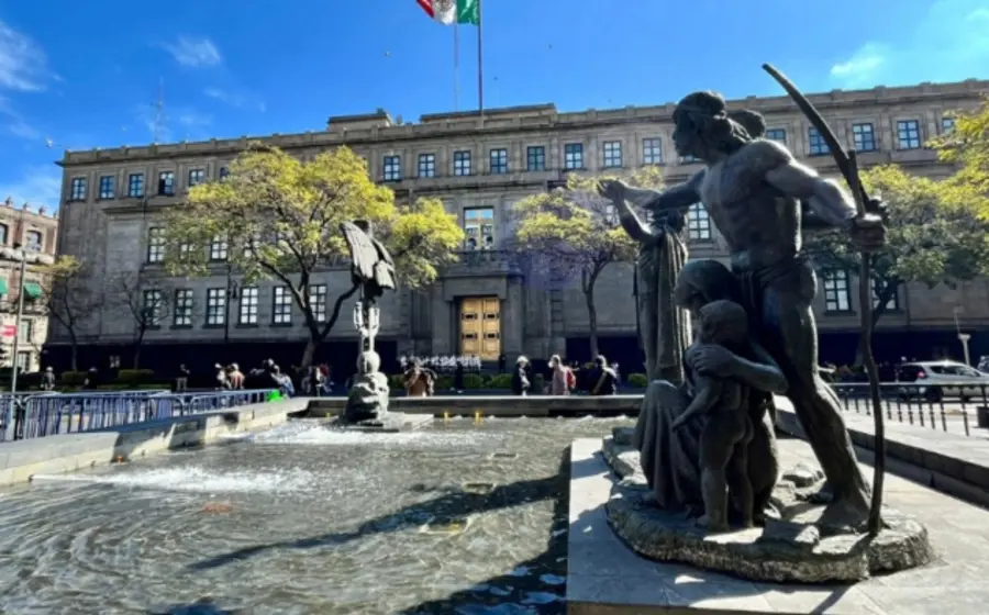Fachada de la Suprema Corte de Justicia de la Nación, la cual protege la obligación patrimonial de los agentes aduanales en México.