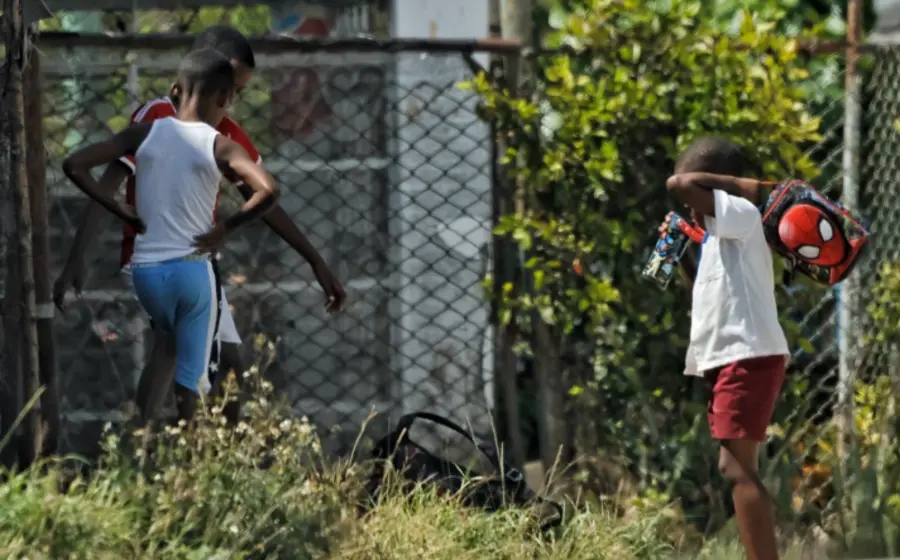 Hospitales en Cuba reportan un grave desabasto de medicamentos y material médico, reflejando la crisis de salud que afecta al país.