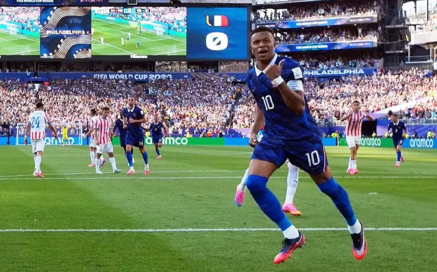 La selección de fútbol de Francia avanza a los Cuartos de Final del Mundial, continuando con su ritmo de campeón tras vencer a Paraguay.