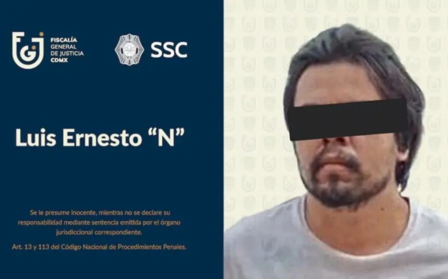 El hombre acusado del feminicidio de su novia es custodiado por elementos de la Secretaría de Seguridad Ciudadana (SSC) tras su detención.