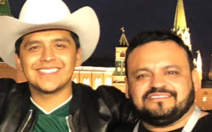 Jaime González, padre del cantante Christian Nodal, quien recientemente negó la existencia de una disputa legal por el registro del nombre de su hijo.