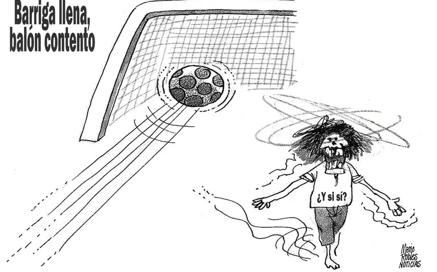 El jugador Mario Robles captado en el campo con una expresión seria, momentos después de que sonara el silbatazo final del partido.