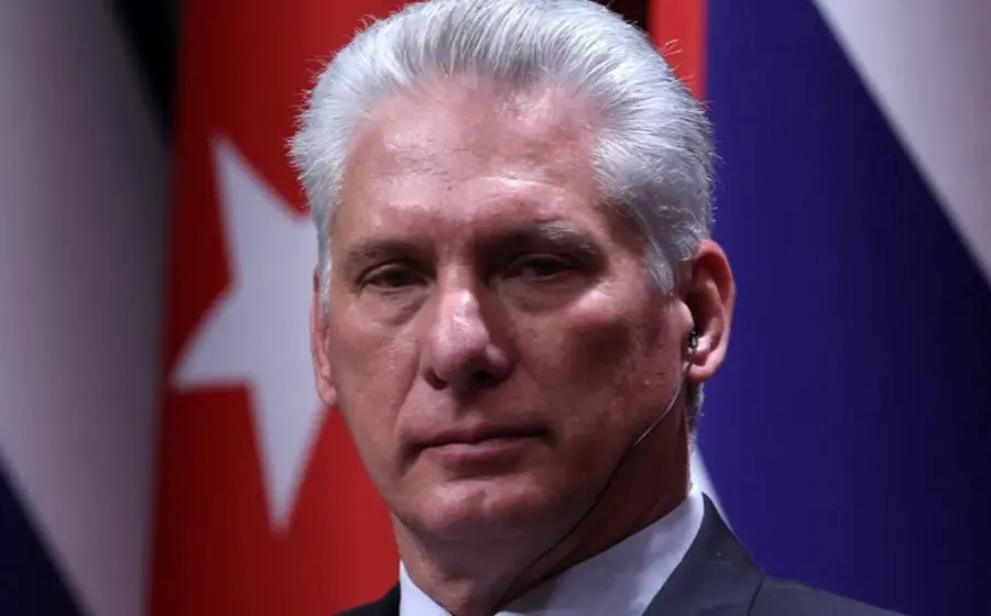 El presidente de Cuba, Miguel Díaz-Canel, durante un discurso donde afirmó que la isla está dispuesta a combatir pero no representa una amenaza.