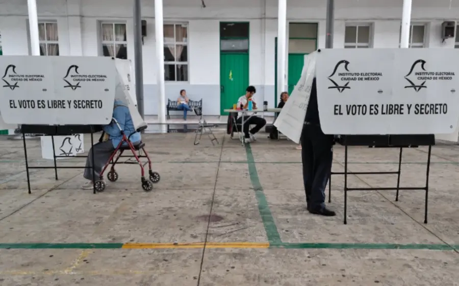 Infografía sobre el proceso electoral de 2027, un reto histórico para el INE donde se elegirán diputados, gubernaturas y 1,802 alcaldías.