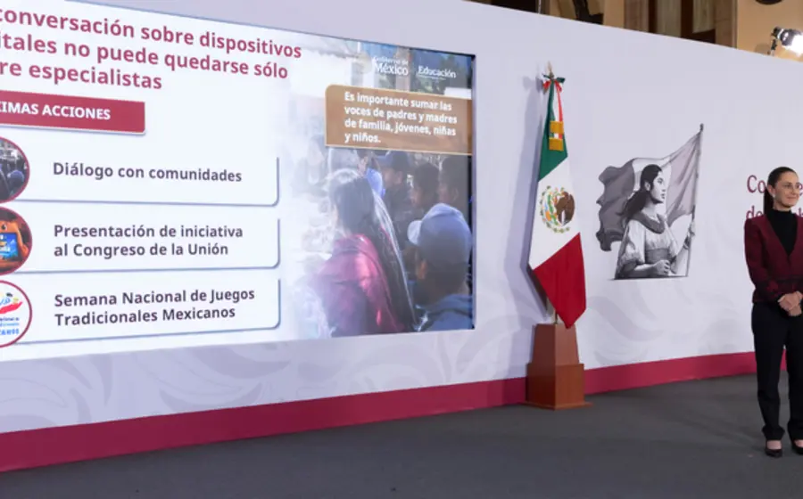 La virtual presidenta electa, Claudia Sheinbaum, anuncia la organización de foros para crear una iniciativa que regule redes sociales en menores.