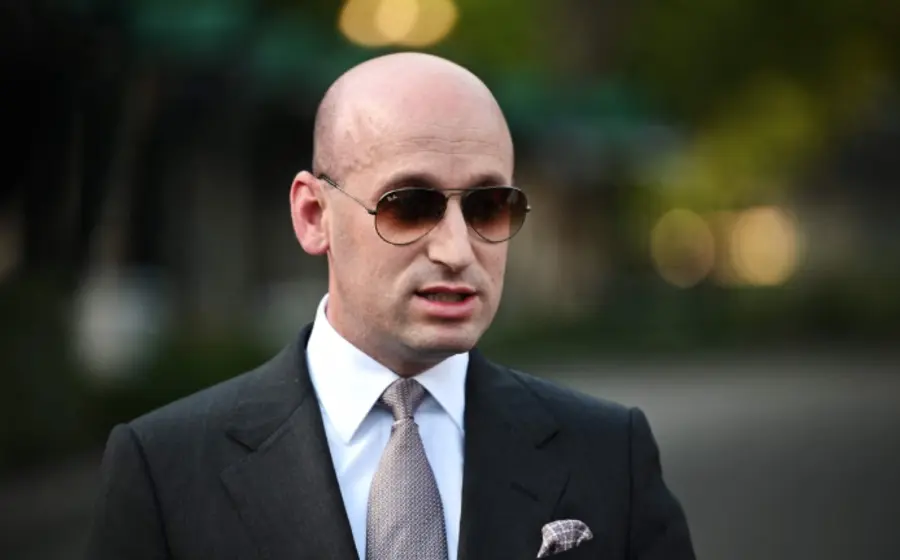 Stephen Miller, subjefe de gabinete de la Casa Blanca, quien criticó un fallo de la Corte sobre la ciudadanía por nacimiento.
