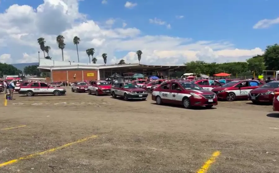 Vista de la terminal de taxis foráneos de Sahuayo, la cual dejará de operar a partir del lunes de manera definitiva.