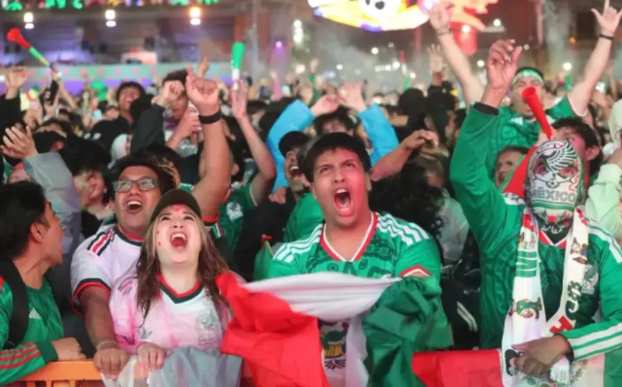 Ilustración que muestra el impacto positivo del Mundial de fútbol en la economía de México, aportando un 0.1% al PIB nacional.