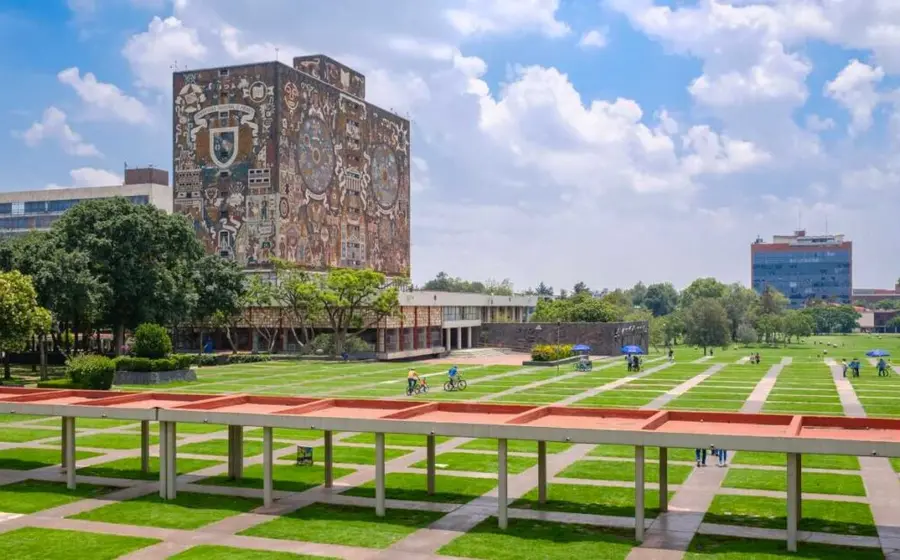 La UNAM ha suspendido temporalmente los trámites de inscripción para su examen de ingreso debido a denuncias sobre presuntas irregularidades y trampas.