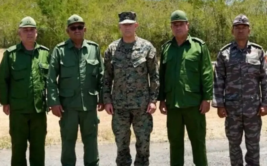 La cita se realizó en la base naval de Guantanamo.