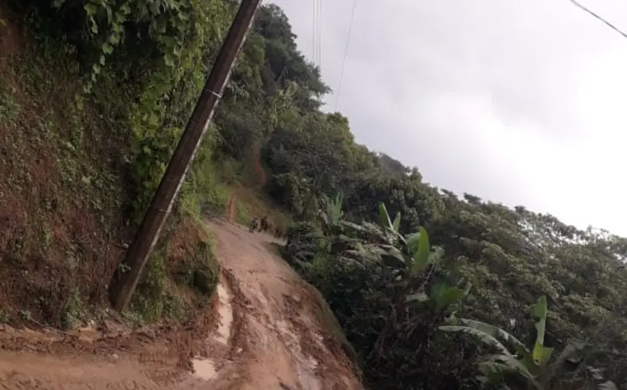 Habitantes y autoridades trabajaron para liberar las vialidades.