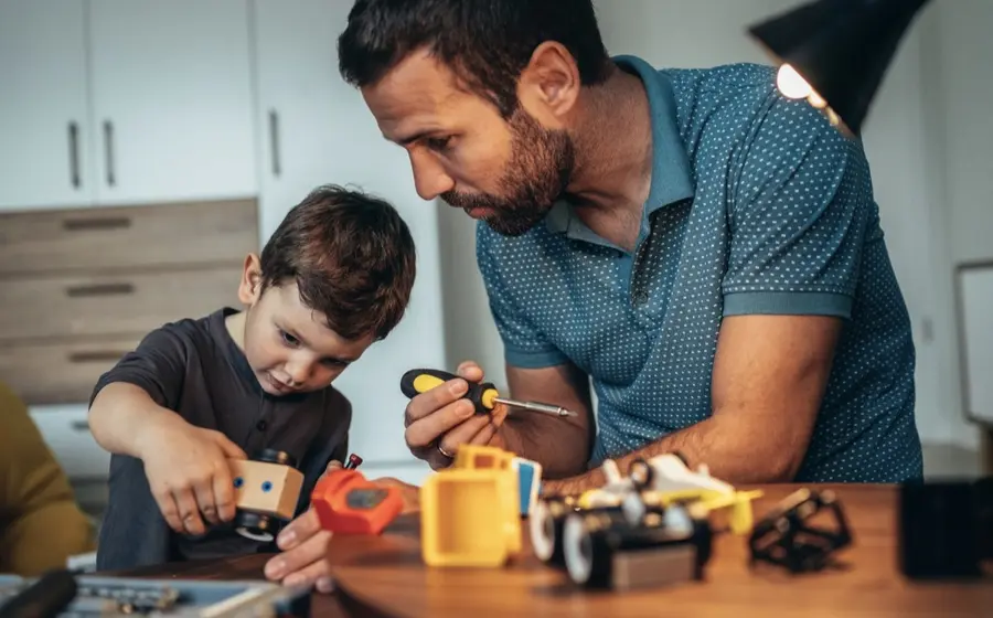 La idea tradicional de una "escuela para padres" suele partir de un lugar de saber absoluto.