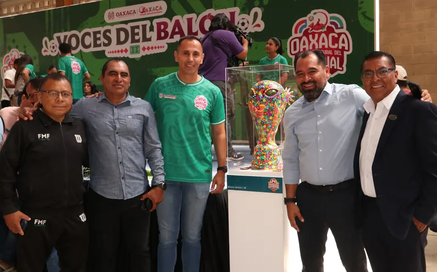 Santander con ex árbitros profesionales de Oaxaca.