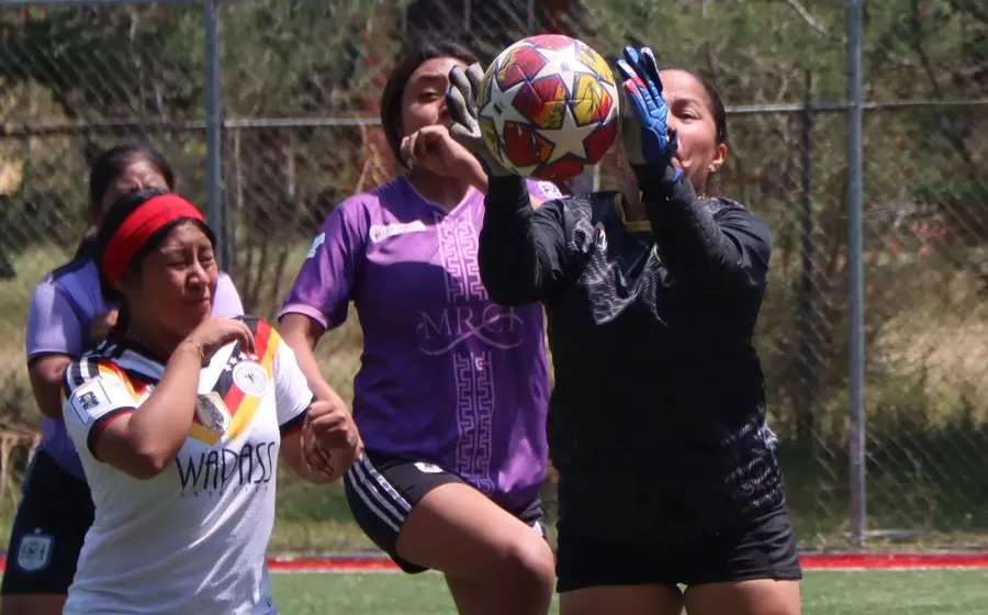  Para Itandehui, custodiar el arco de Bandidas ha sido uno de sus grandes retos en el futbol.
