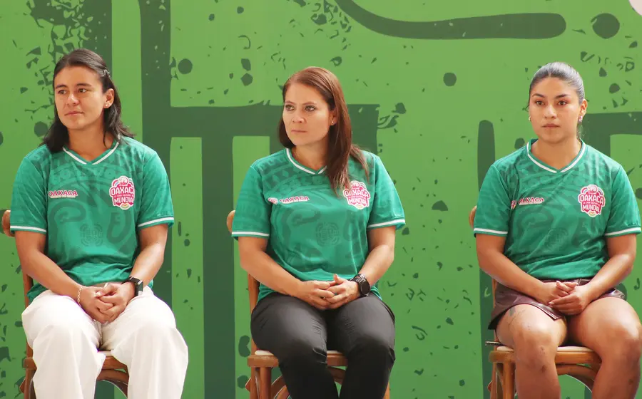 Itzel Hernández Fuentes, Francia González y Eleisa Santos.