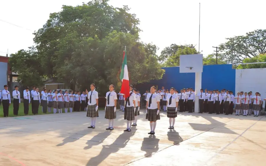 Se realiza un acto cívico en el parque central de Tehuantepec para honrar la memoria de Máximo Ramón Ortiz, autor de La Sandunga.