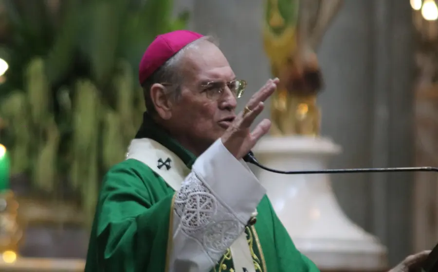 El arzobispo, durante su mensaje, pide a los católicos tener fe y confianza en Dios para vivir sin desaliento en momentos difíciles.