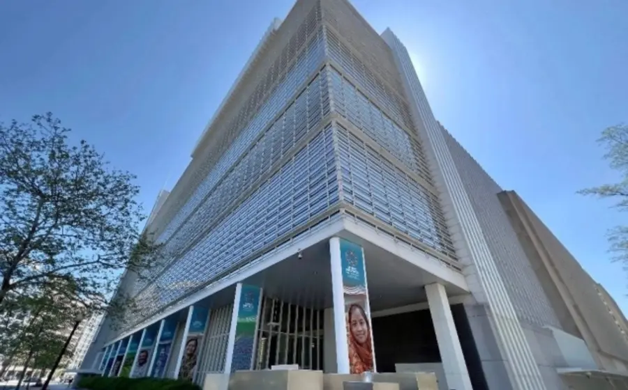 El Banco Mundial prevé un crecimiento económico moderado para México de 1.3%, reduciendo la expectativa financiera para los próximos años.
