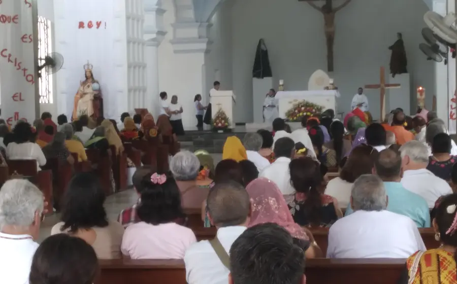Imagen de la fiesta patronal en Tehuantepec, la celebración religiosa más importante de la comunidad en honor a Santo Domingo de Guzmán.