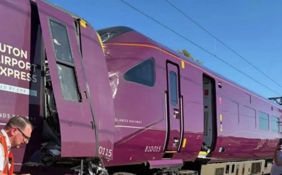 Escena del masivo choque de trenes ocurrido en Londres, un incidente que dejó decenas de heridos y provocó pánico entre los pasajeros.