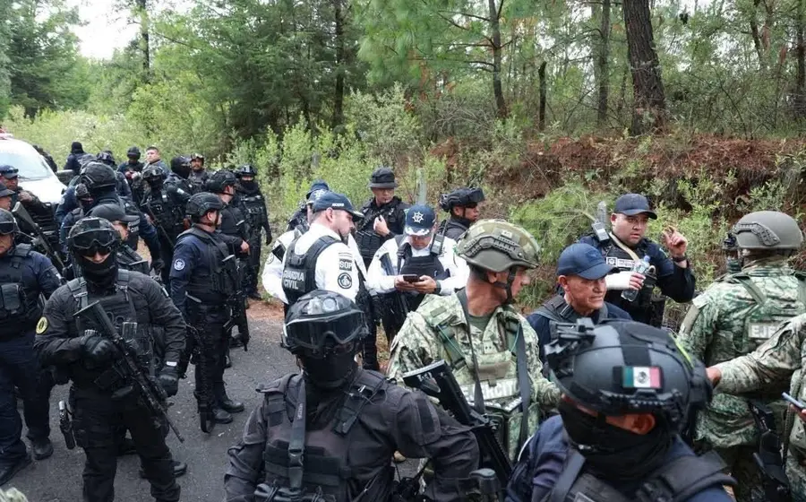 Escena del ataque armado en Michoacán donde cinco policías murieron y otros cinco resultaron heridos tras una emboscada.