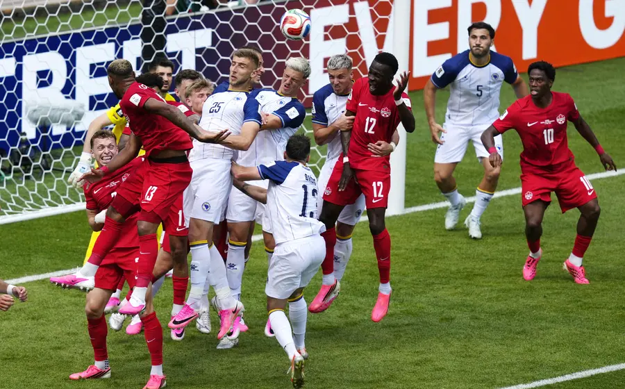 Jugadores de la selección de Canadá durante su partido de debut en el Mundial FIFA 2026, donde empataron 1-1 contra Bosnia.