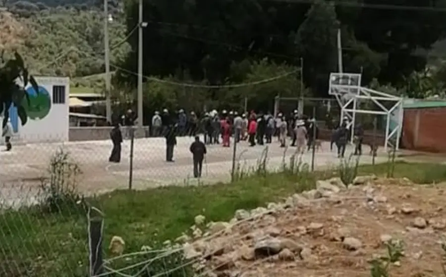 Fotografía que ilustra la denuncia pública contra el munícipe de Santa María Apazco por presuntas agresiones físicas a ciudadanos de la comunidad.