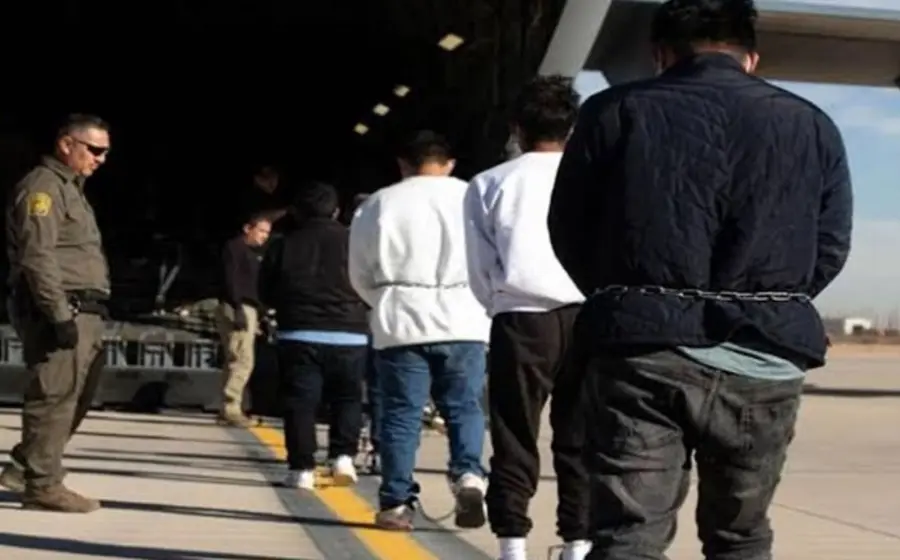 Migrantes enfrentan riesgo e incertidumbre al ser deportados por Estados Unidos a terceros países en África, generando una creciente controversia internacional.
