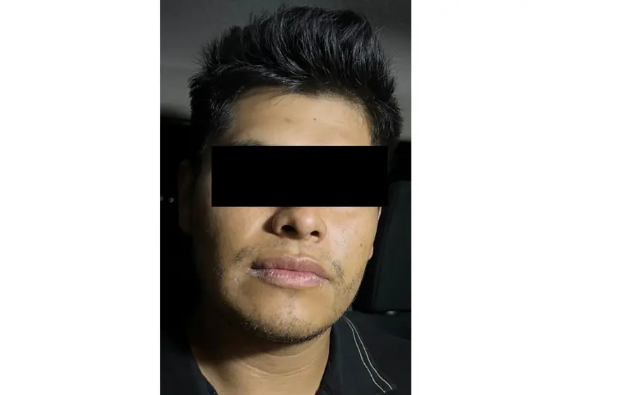 El hombre detenido y vinculado a proceso por presuntamente vender plazas de gobierno por 300 mil pesos en la capital del estado.