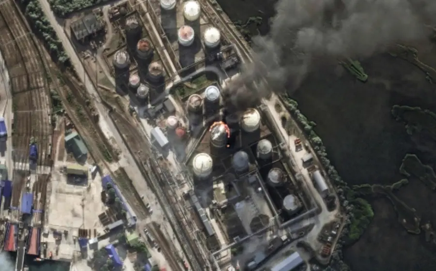 Drones ucranianos golpean una refinería de petróleo en Rusia, como parte de la ofensiva intensificada contra la infraestructura energética del país.