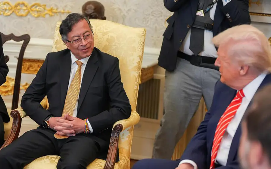 El presidente Gustavo Petro durante una declaración donde acusa a Donald Trump de respaldar a sectores vinculados con el narcotráfico en el país.