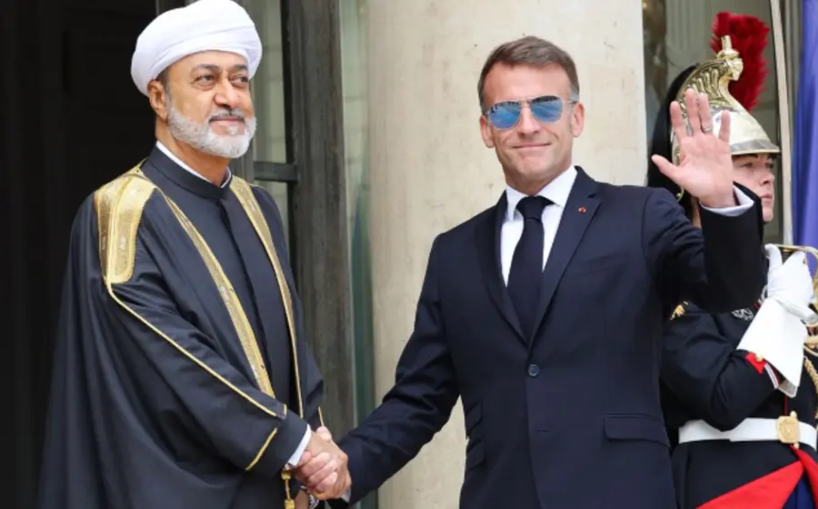 El presidente de Francia, Emmanuel Macron, y el sultán de Omán sellan el pacto de seguridad marítima para garantizar la libre navegación en Ormuz.