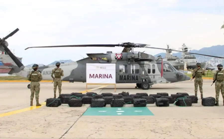 Paquetes de cocaína asegurados por elementos de la Marina en las costas de Guerrero, con un valor estimado de 283 millones de pesos.