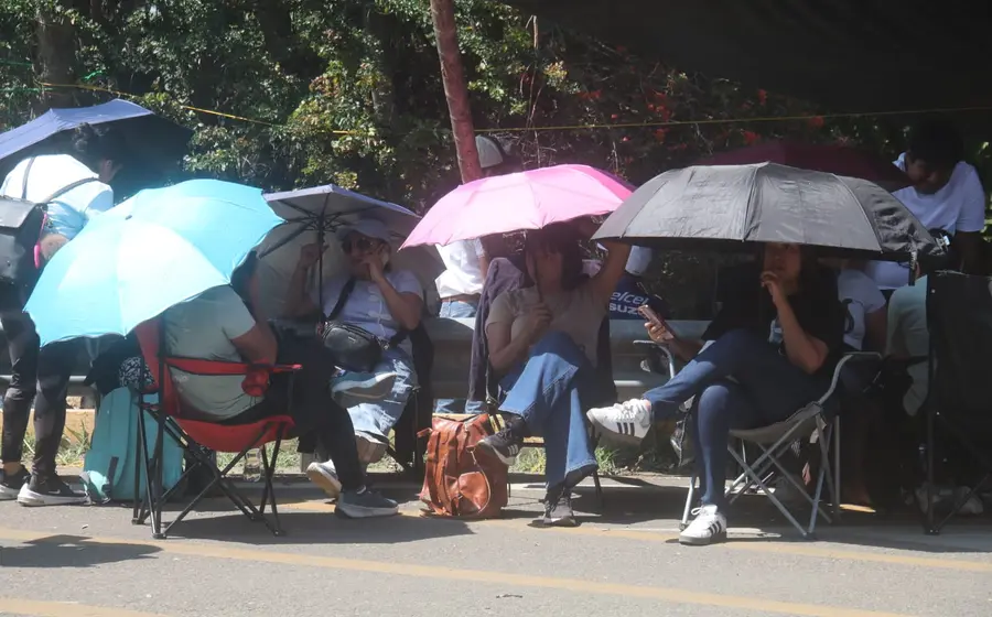 Vista del plantón de maestros en el Zócalo de Oaxaca, protesta parte del paro magisterial que deja a miles de alumnos sin clases.